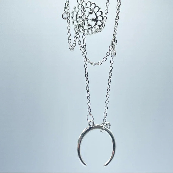 Crescent moon multilayered necklace - Picture 2 of 5